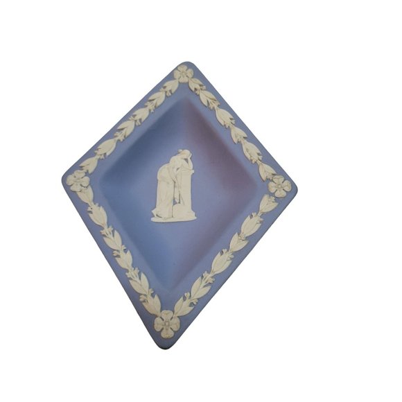 Vintage Wedgwood Blue Jasperware, Set of 3 Card Suit dishes - Picture 7 of 8